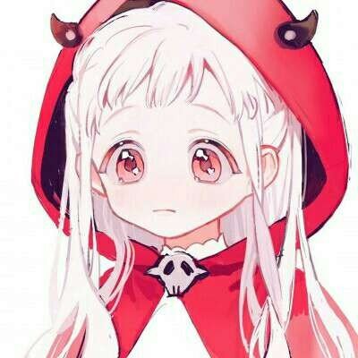 女子亲宝宝脚丫嘴唇肿成香肠